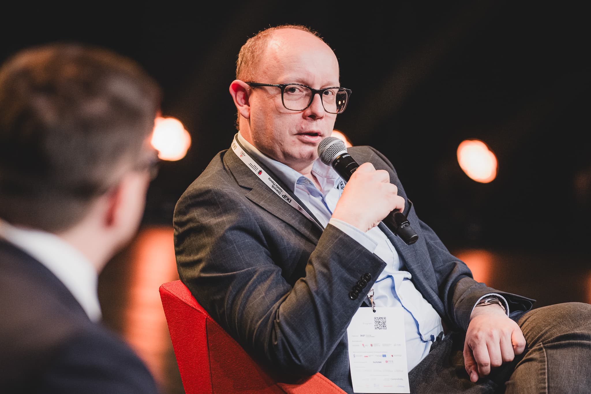 Dyrektor Radosław Nielek podczas prelekcji