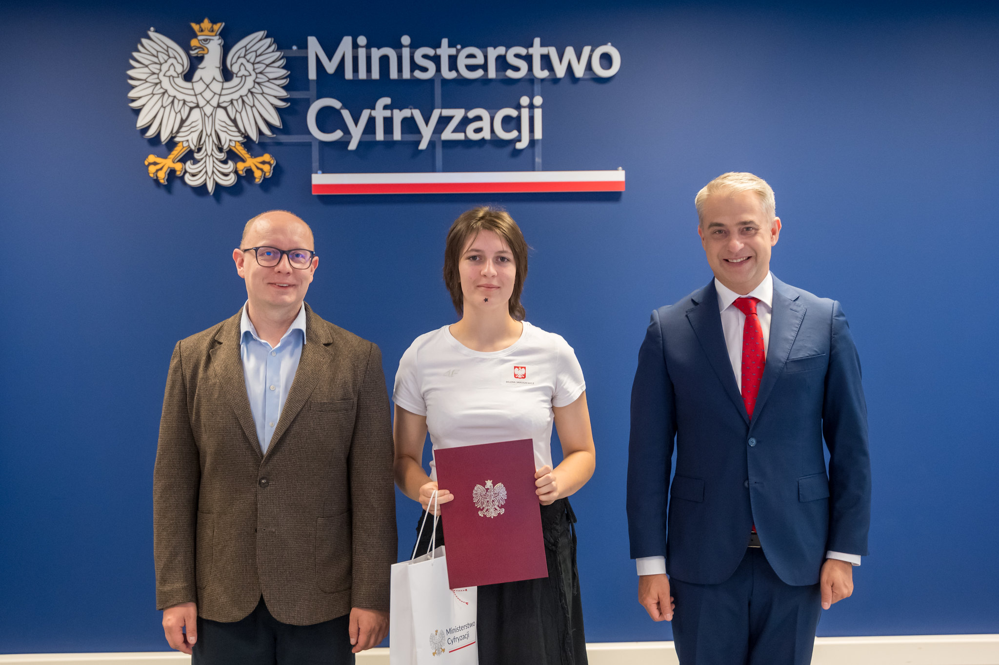 Milena Jaroszewicz z dr. inż. Radosławem Nielkiem i dr Krzysztofem Gawkowskim.